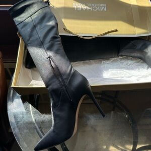 Come on dolls!!! Come get these beautiful pumps! NEVER WORN- BRAND NEW!!